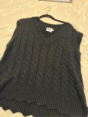 Princess Polly Cable Knit V-Neck Sweater Vest in Charcoal
